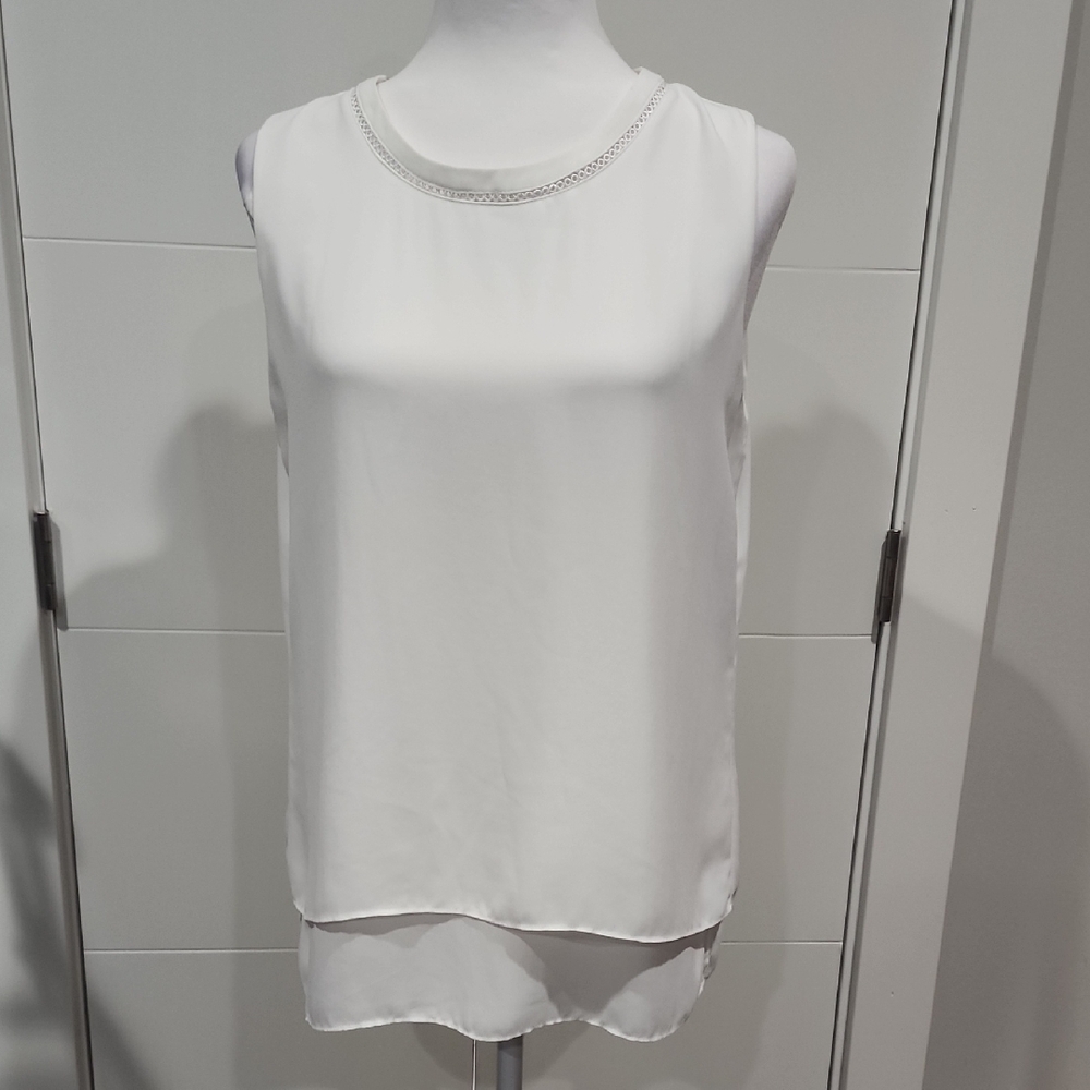 Violet & Claire White Sleeveless Tank Top